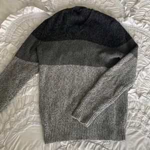 Three tone grey sweater